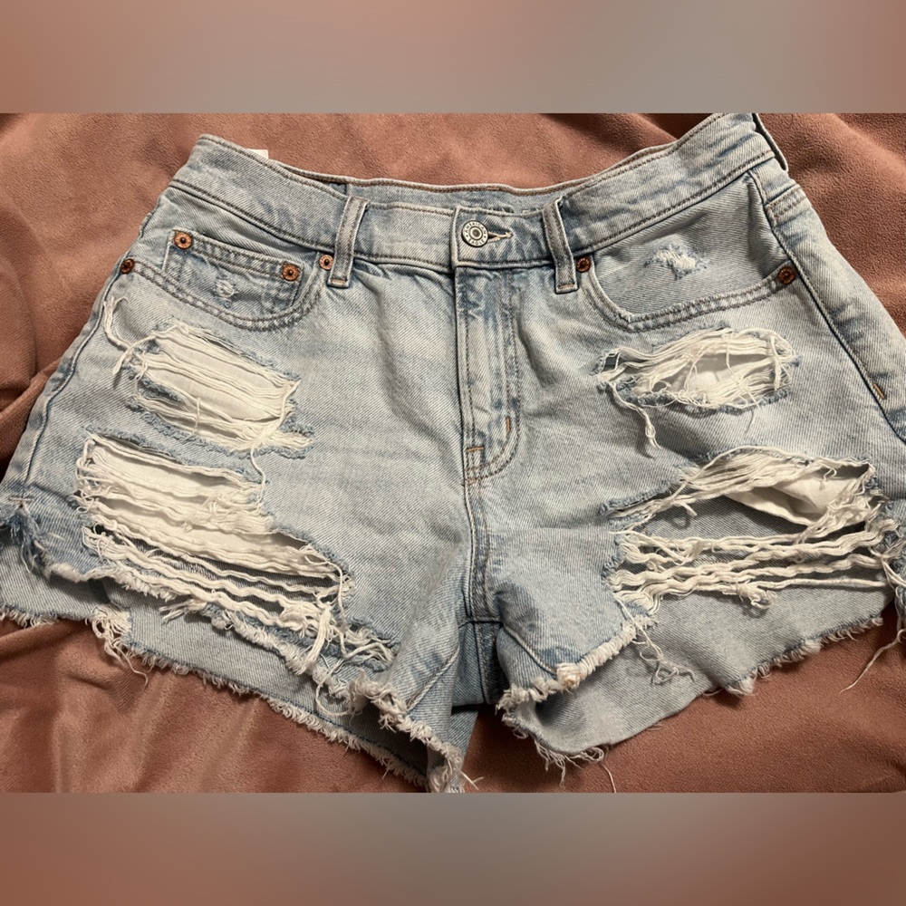American Eagle strigid jean shorts
